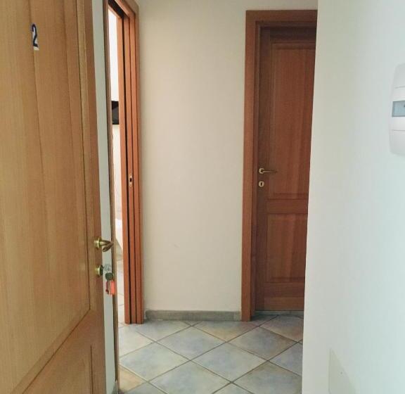 غرفة قياسية رباعية, Albergo Villamarina