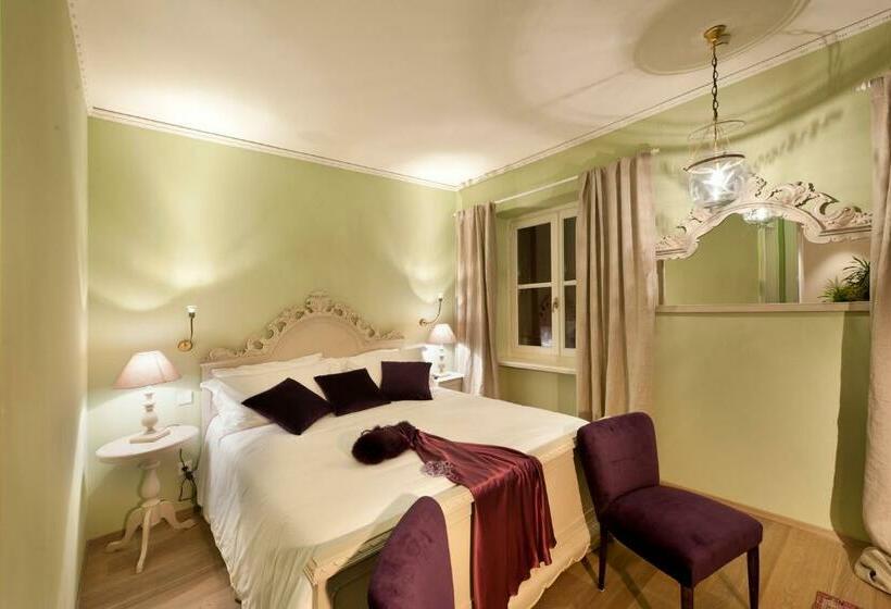 חדר סופריור, Castello Di Buttrio