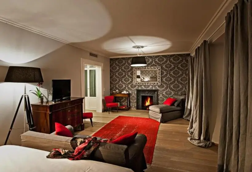 اتاق لوکس با چشم‌انداز باغ, Castello Di Buttrio