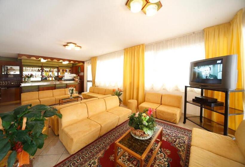 3 Bett Standardzimmer Balkon, Devon Rooms & Breakfast