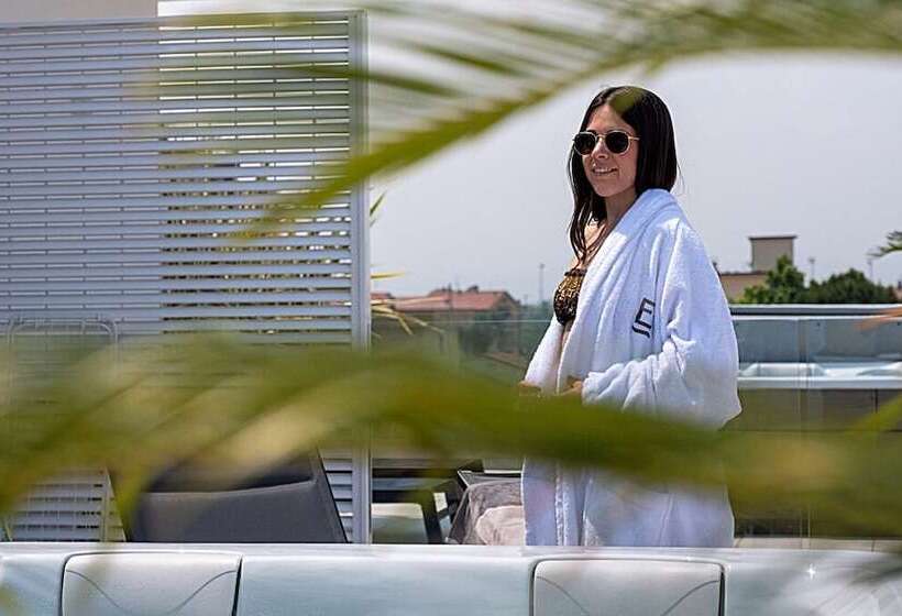 四人标准间, Estense