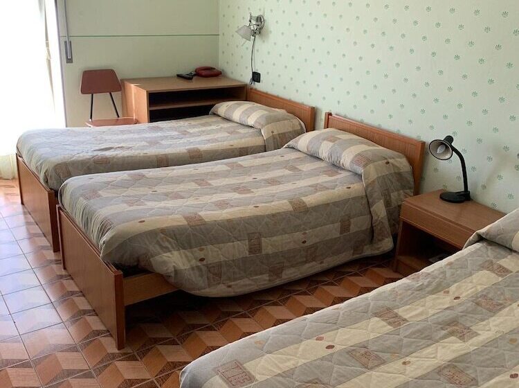 Номер Стандарт Трехместный, Ristorante Albergo Da Giovanni