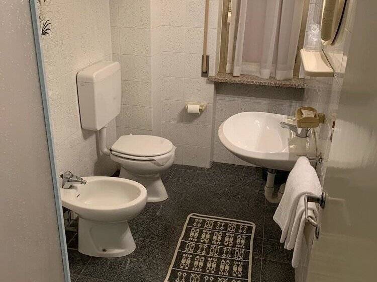 Номер Стандарт Трехместный, Ristorante Albergo Da Giovanni