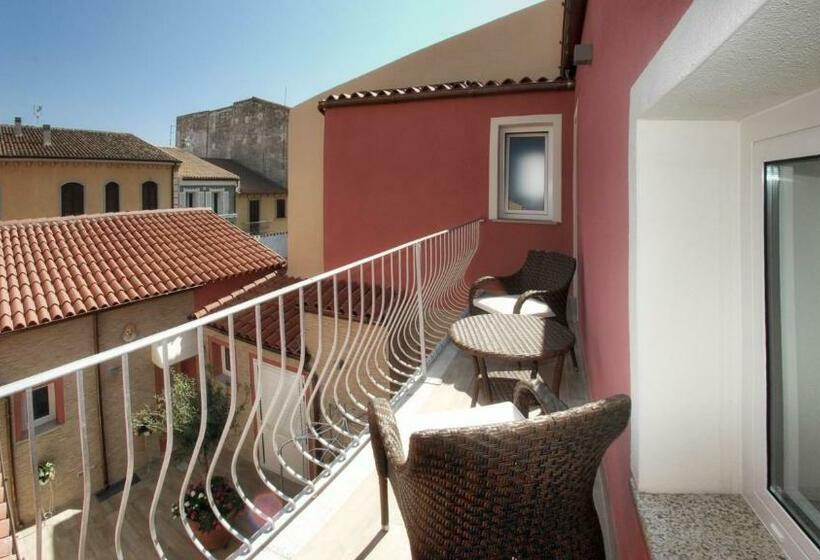 سوئیت جونیور با تراس, Smart Suite & Apartments