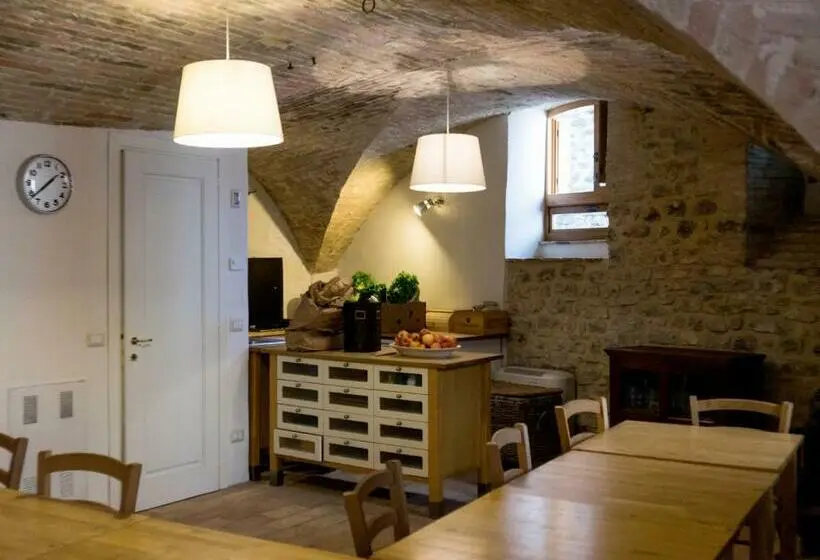 اتاق استاندارد چهار تخته, Ostello Bello Assisi Bevagna