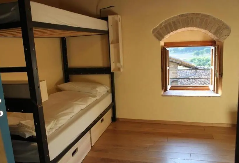 تختخواب در اتاق مشترک, Ostello Bello Assisi Bevagna