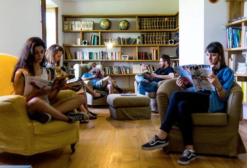 חדר סטנדרט לשלושה, Ostello Bello Assisi Bevagna