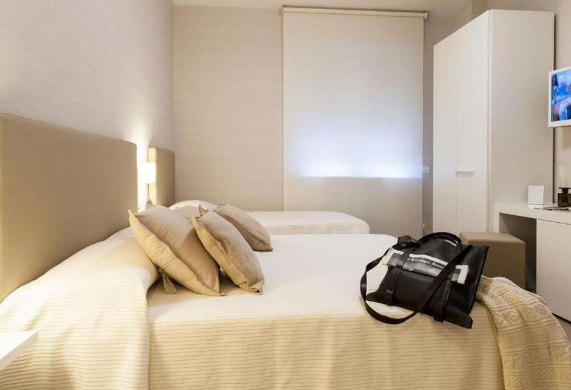 اتاق استاندارد سه نفره, B&b Blanc