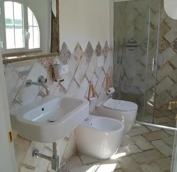 Deluxe Kolmen Hengen Huone, Casal Duca
