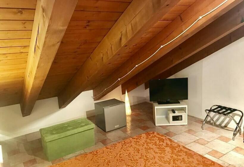 スタンダードルーム, Chioggia Bridges