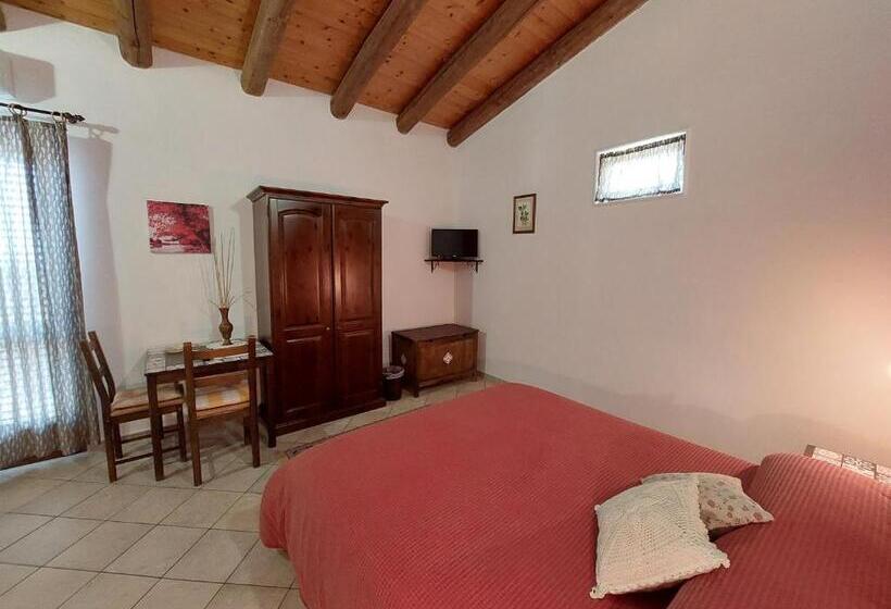 חדר סטנדרט נוף לים עם מרפסת, Cloris Guest House