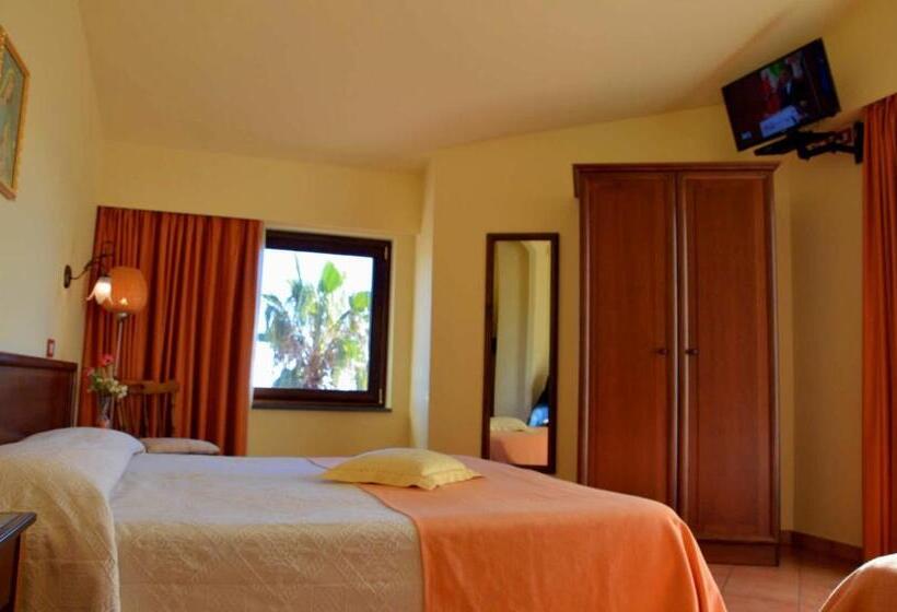 스탠다드 트리플 룸, Villa Hirschen