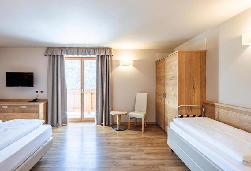 スタンダードトリプルルーム, Albergo Belvedere