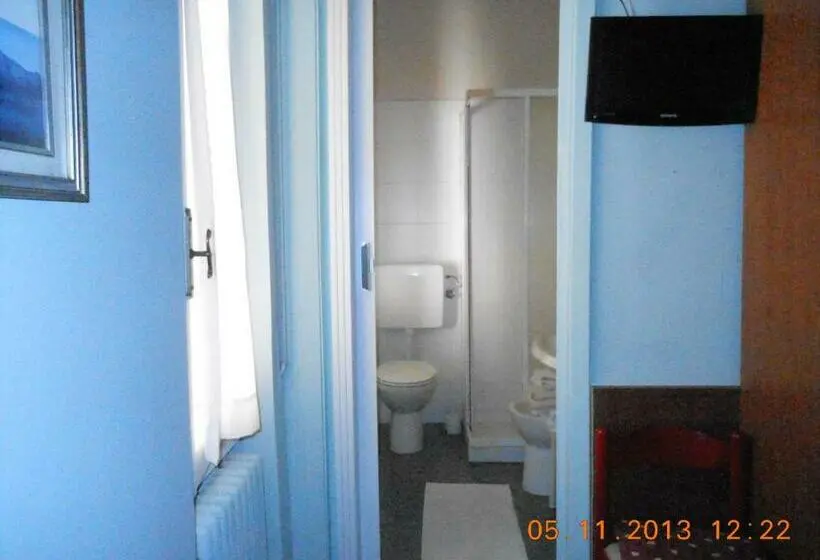 Standard Yhden Hengen Huone, Albergo Villagrande