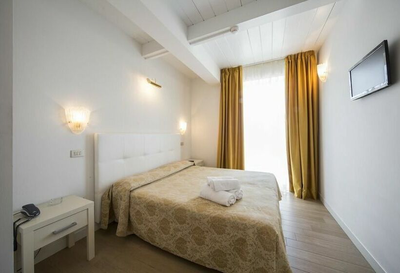 Quarto Estandar com Sacada, Alexander