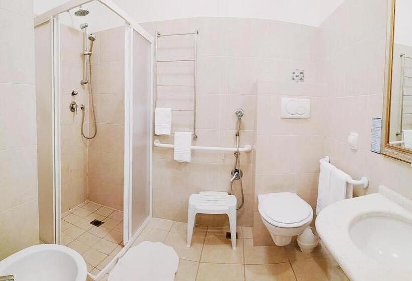 חדר אקונומי, Alexander