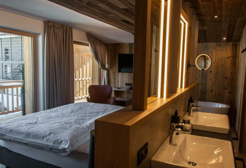 חדר דלוקס, Andermax