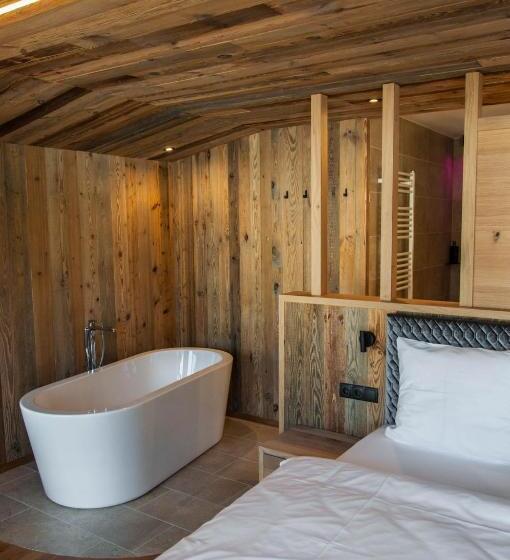 חדר דלוקס, Andermax