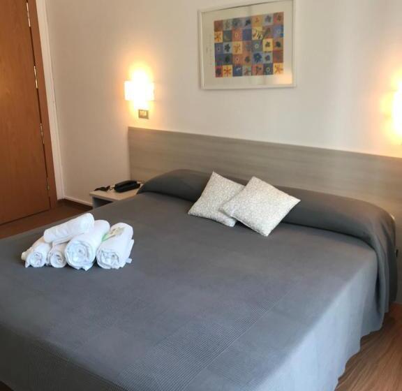 חדר סטנדרט, Augustus