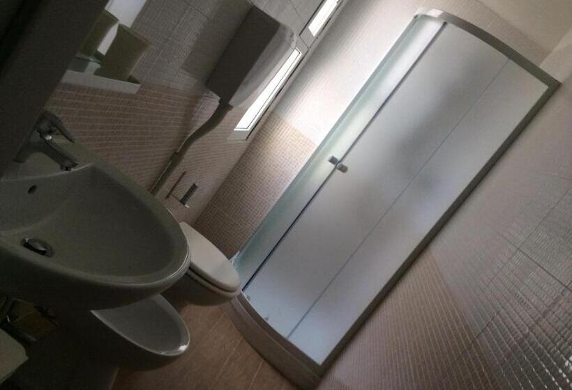 חדר סטנדרט, Augustus