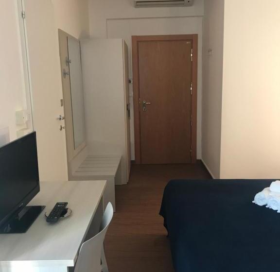 חדר סטנדרט לארבעה, Augustus