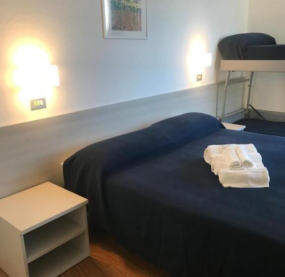 חדר סטנדרט לארבעה, Augustus