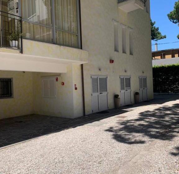 חדר סטנדרט, קומת קרקע, Augustus