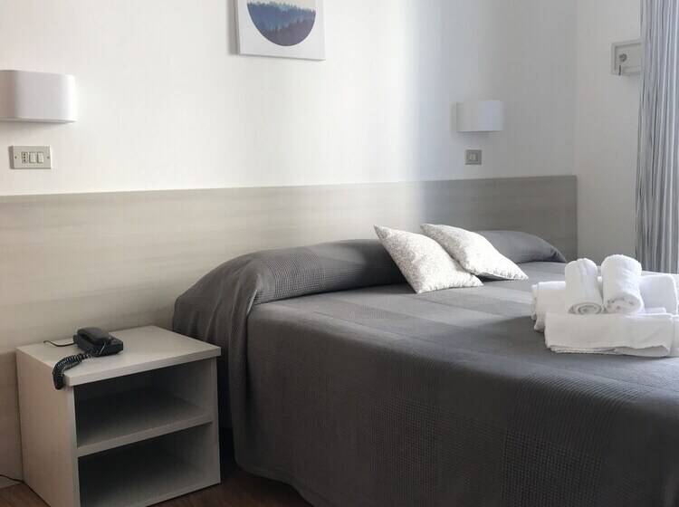 חדר סטנדרט, Augustus