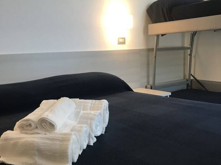 חדר סטנדרט לארבעה, Augustus