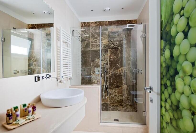 豪华房间, Capri Wine