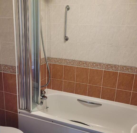 اتاق خانوادگی, Cavendish