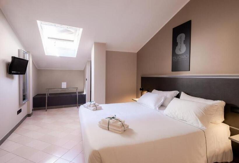 اتاق استاندارد سه نفره, Duomo Cremona