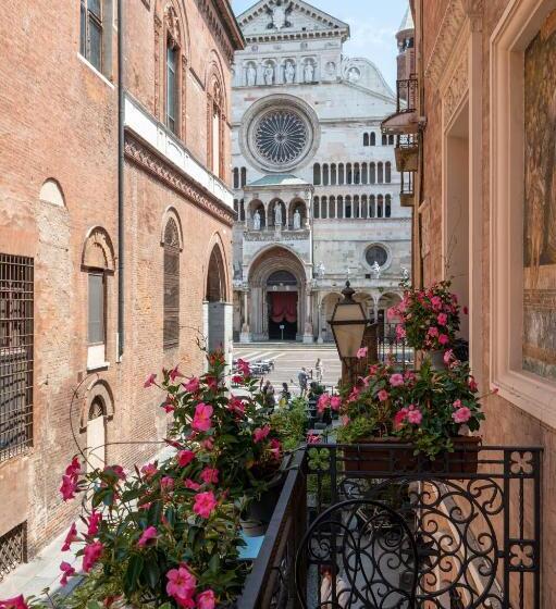 اتاق استاندارد با تخت بزرگ, Duomo Cremona