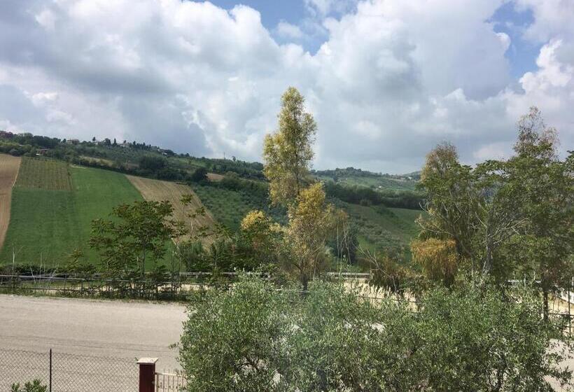 غرفة قياسية ثلاثية, Fattoria Cerreto