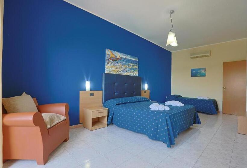 海景豪华三人间, Il Riccio