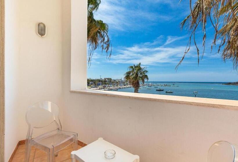 海景豪华三人间, Il Riccio