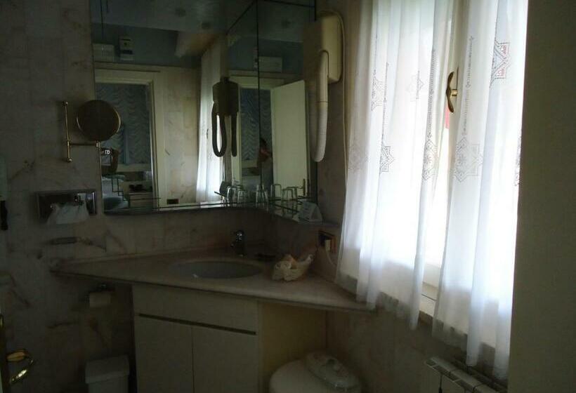 컴포트 룸, Matilde