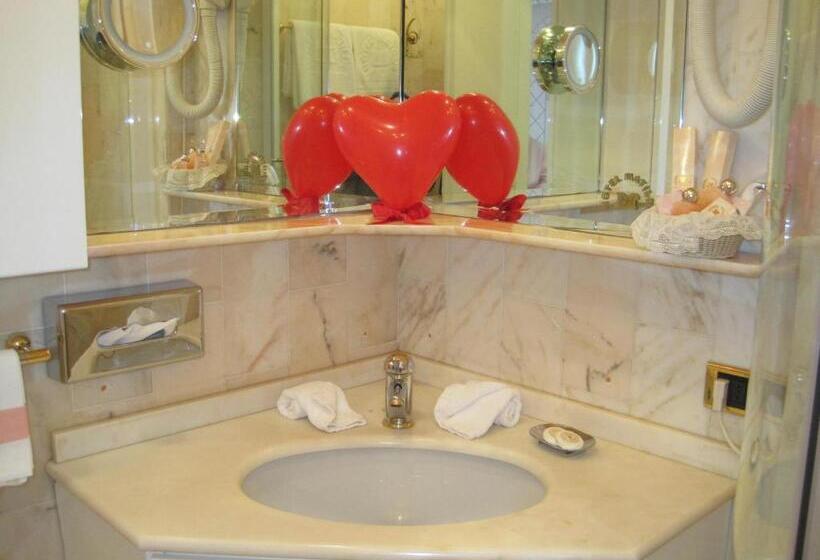 컴포트 룸, Matilde