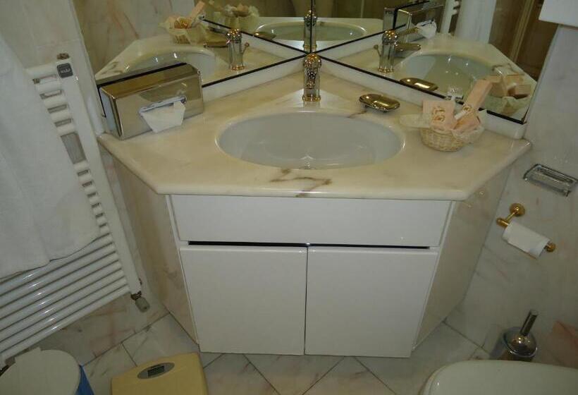 컴포트 룸, Matilde