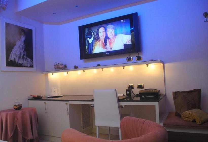 수피리어 룸, Matilde