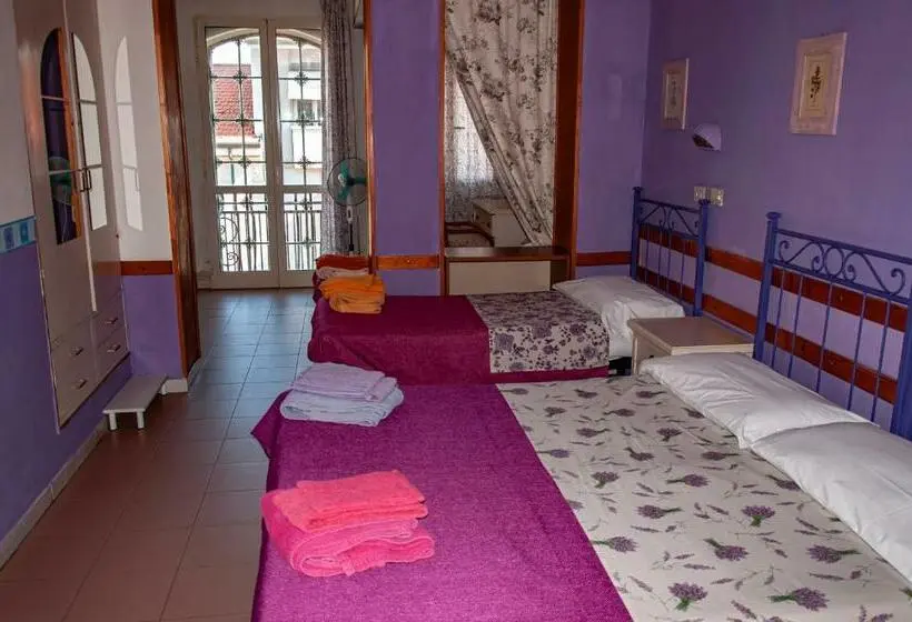 اتاق استاندارد چهار تخته, Villa Morgana