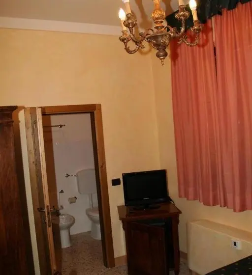 Standard Yhden Hengen Huone, Villa Rinalducci