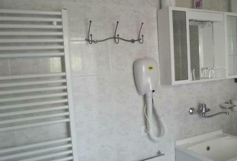 غرفة قياسية, Casablanca