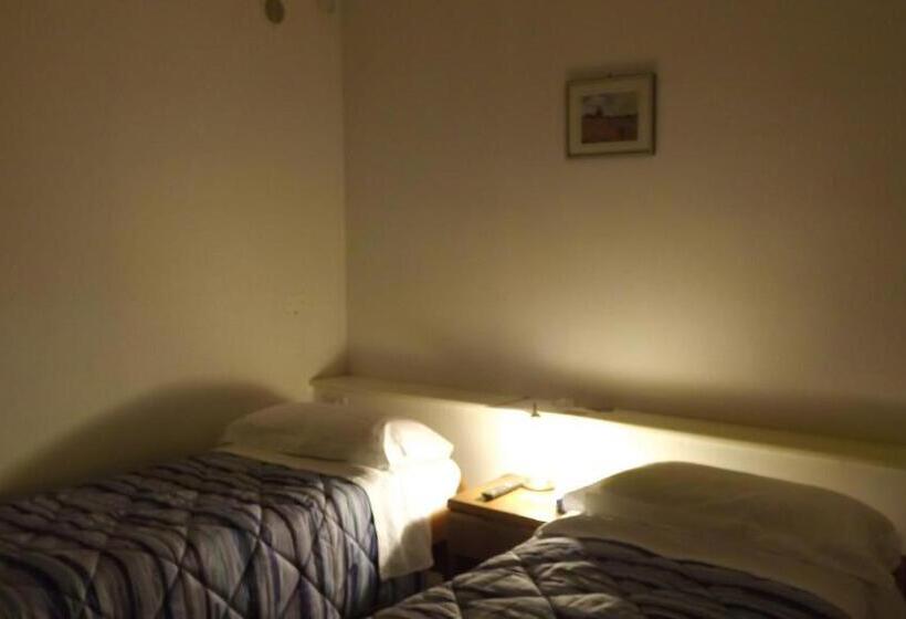 غرفة قياسية, Casablanca