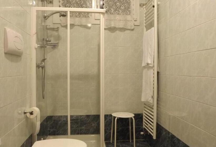 غرفة قياسية, Casablanca