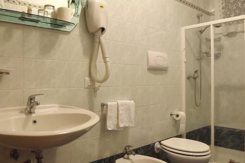 غرفة قياسية, Casablanca