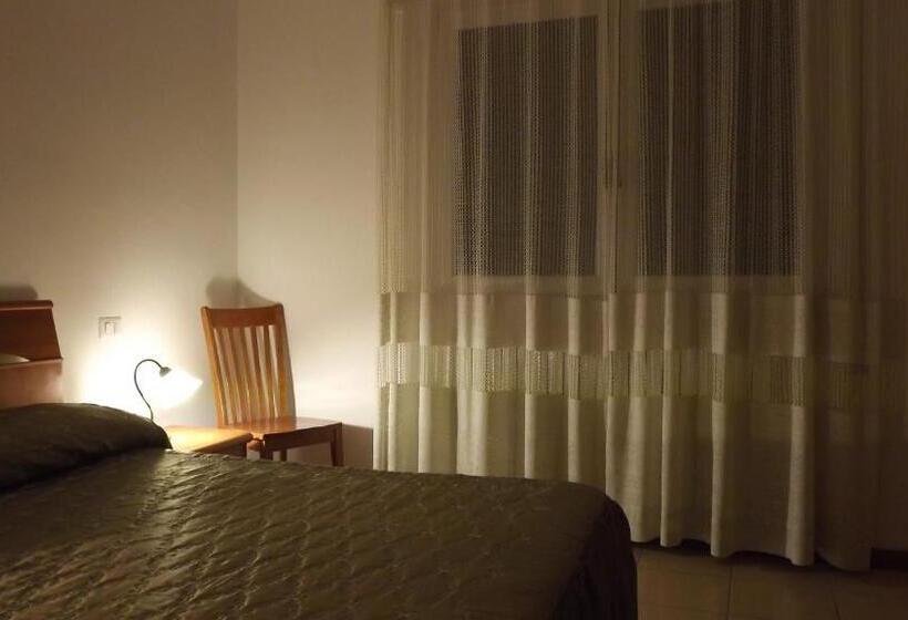 غرفة قياسية, Casablanca