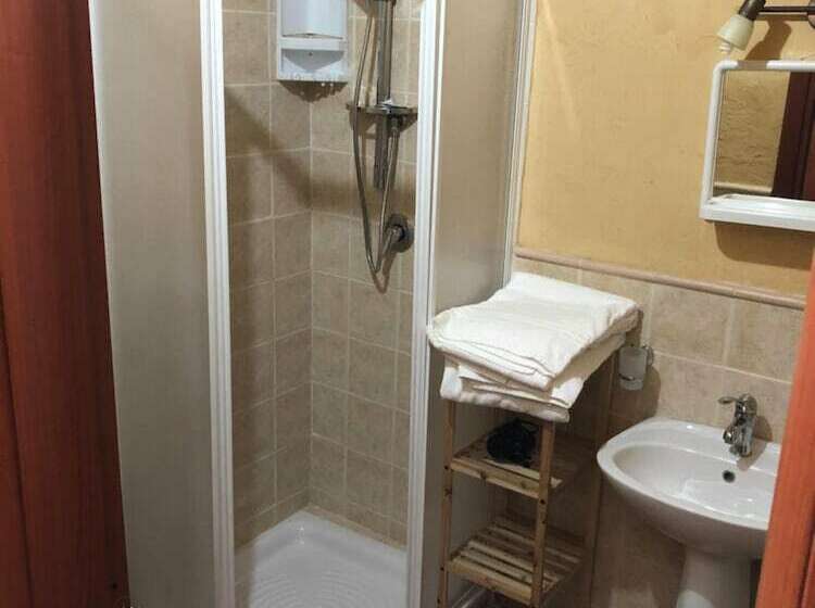 标准三人间, La Pergola B&b