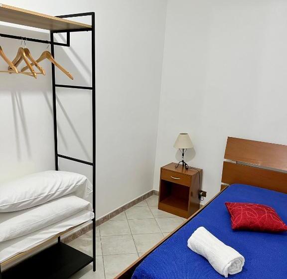 标准三人间, La Pergola B&b