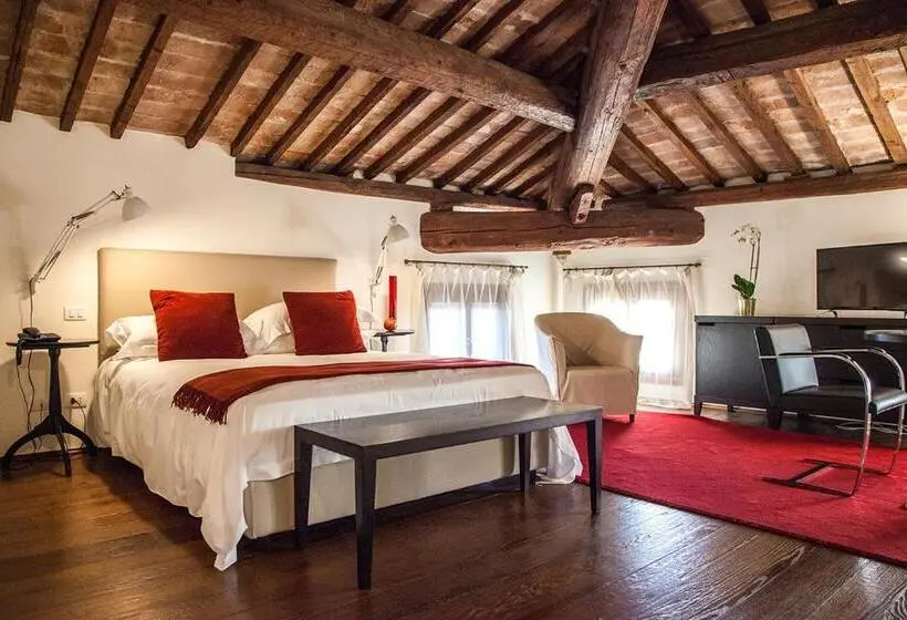 Juniorsviitti, Relais Villa Ormaneto